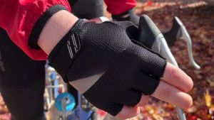 8 Reasons You Should Always Wear Cycling Gloves